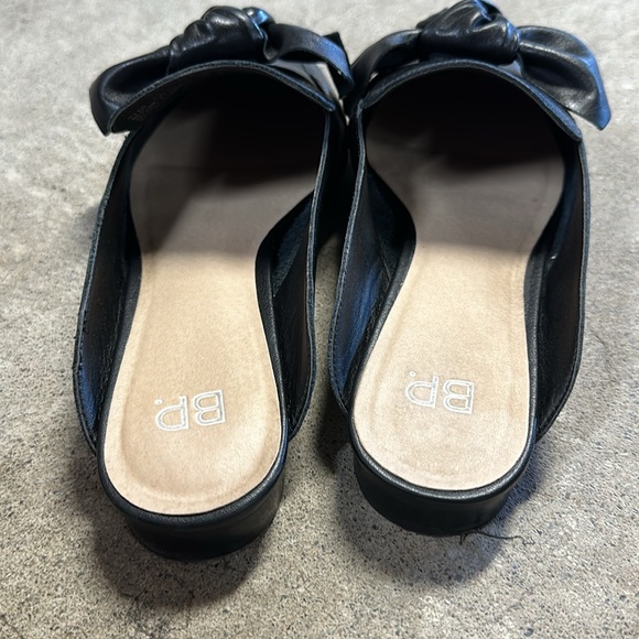 BP. MADDY BOW MULES Black Leather Size 7.5 M PreOwned - Picture 2 of 5